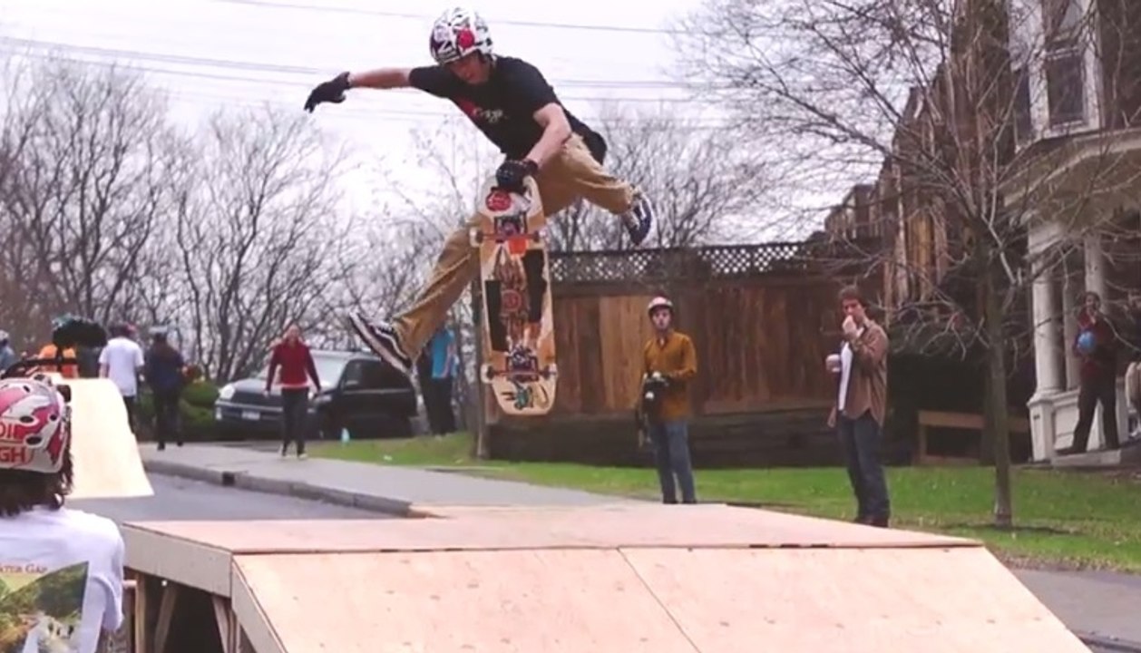 Comet Skateboards Ithaca Skate Jam with Original 2014 - Skateboard
