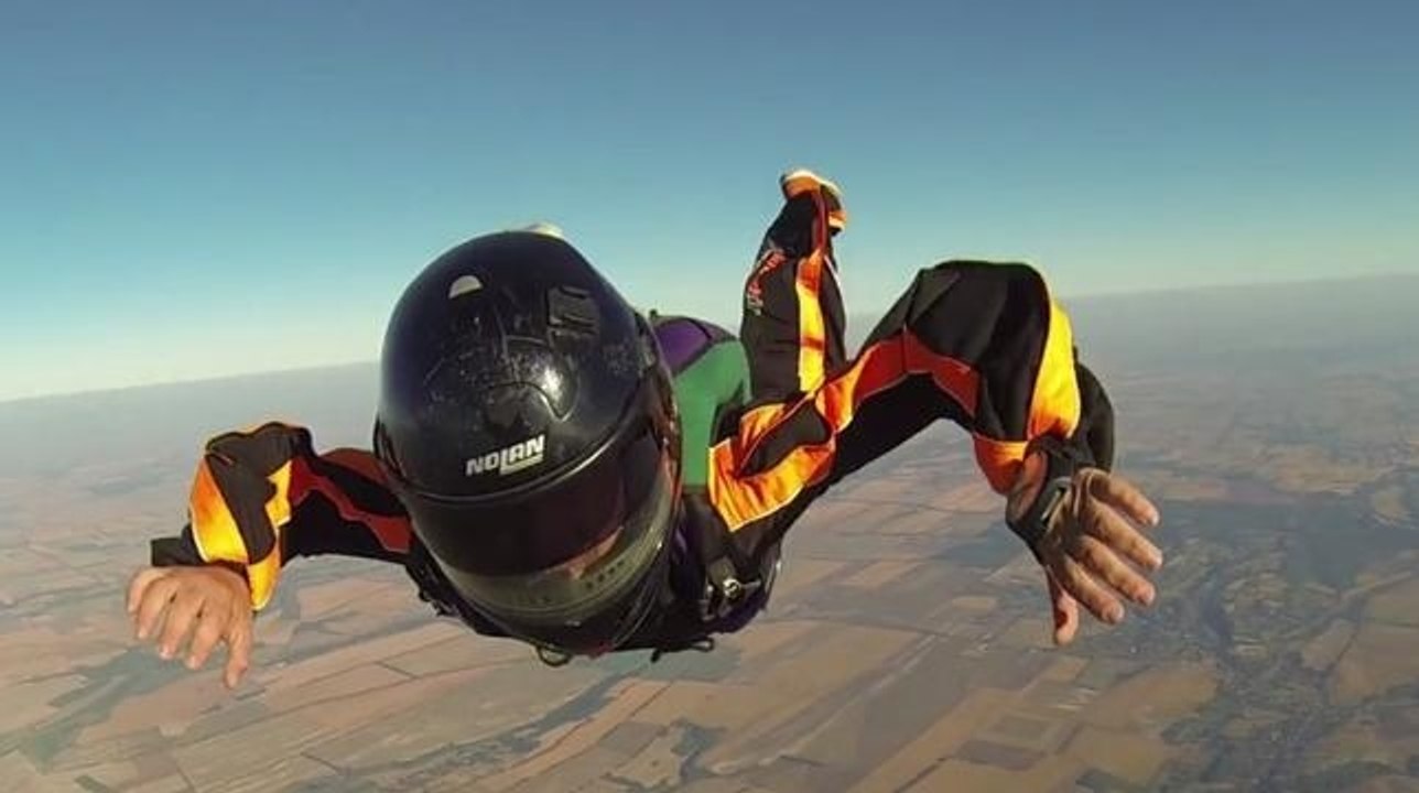 THE BRIEFING VIDEO - Skydiving