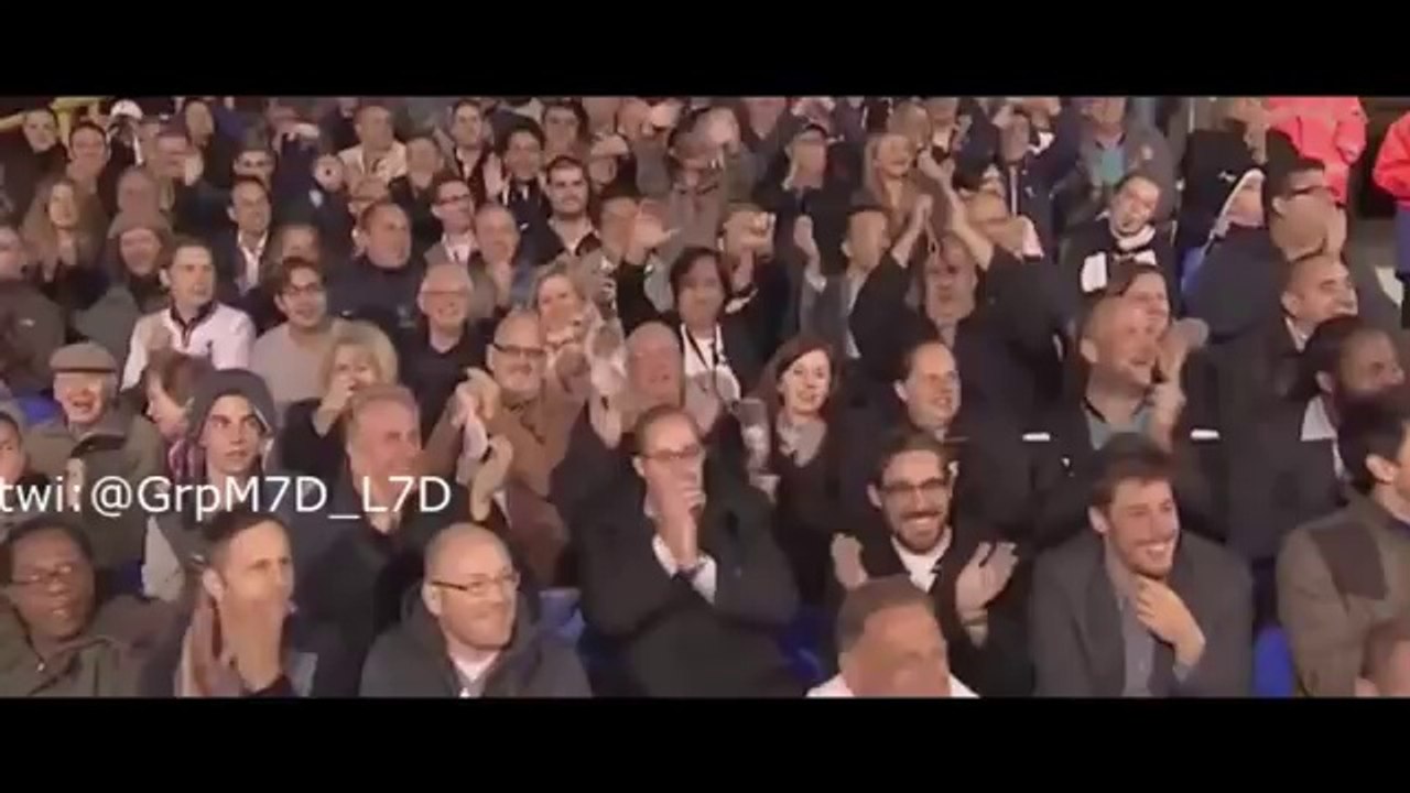 لقطه تاريخيه كوميديه للحكم الانجليزي هاورد ويب