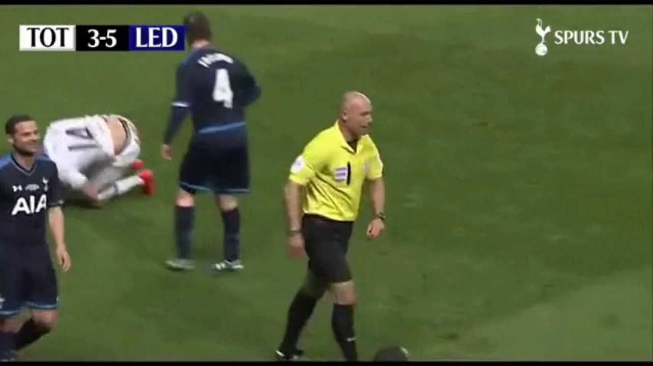 Arbitro palla al piede