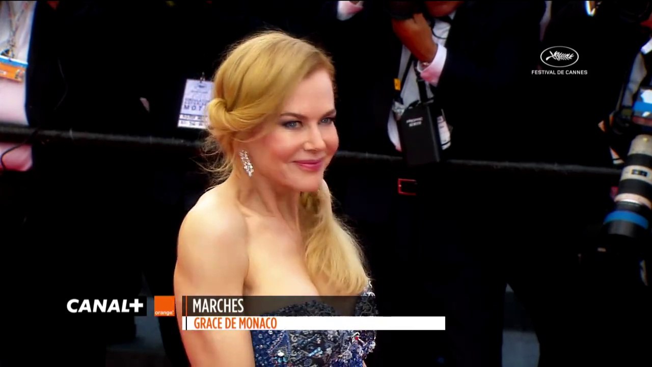 Nicole Kidman et l'équipe de 'Grace de Monaco' montent les marches