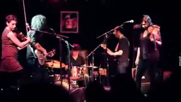 Thee Silver Mt. Zion Memorial Orchestra - Horses In The Sky