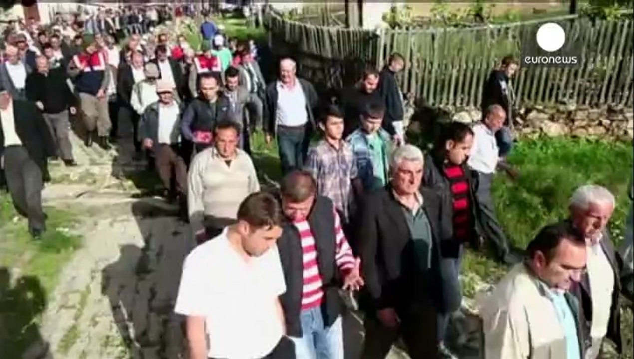 Turchia: 282 minatori morti, ancora un centinaio i dispersi