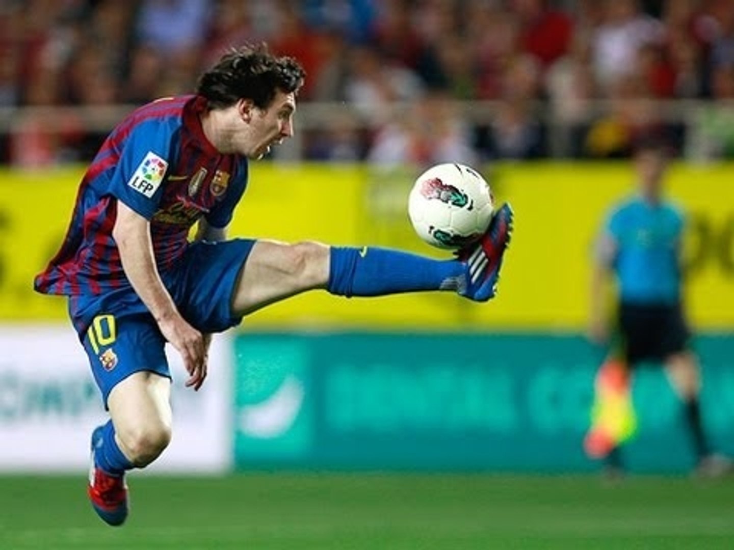 Lionel Messi Incredible Ball Control Skill