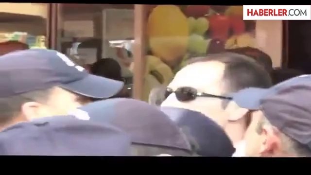 Başbakan'ın Somalı Vatandaşı Yumrukladığı İddia Edilen Görüntü