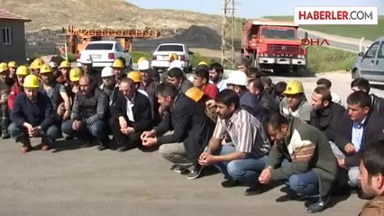 Maden İşçileri Helalleşip Yerin Altına Giriyor