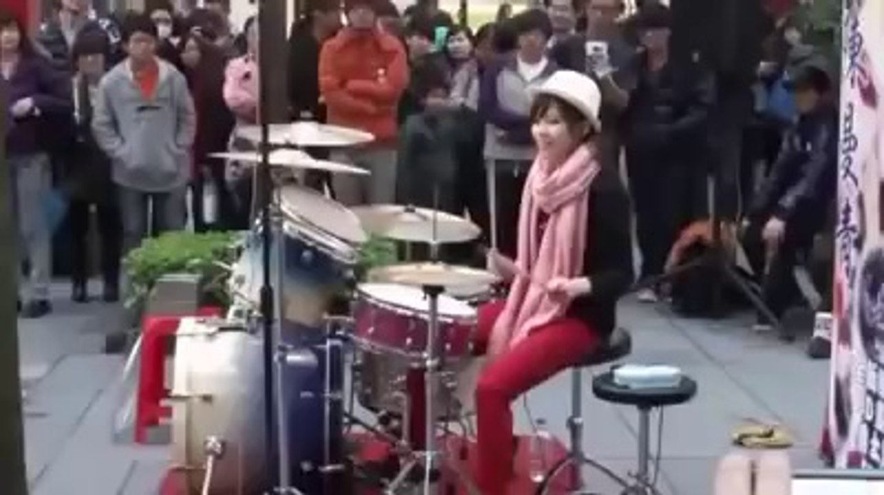 OPPA GANGNAM STYLE - Chen Man Qing Best female drummer