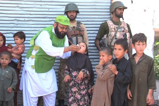 Dunya News-Army escorted as polio teams administer vaccines in Khyber Agency