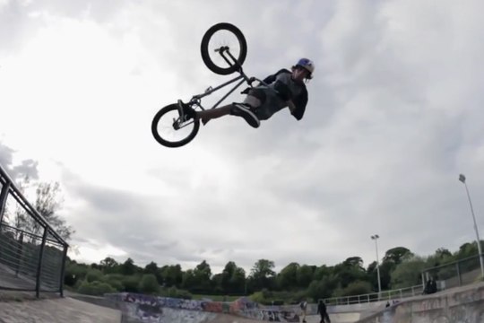 DIG BMX presents Kriss Kyle DIG DEEP - BMX