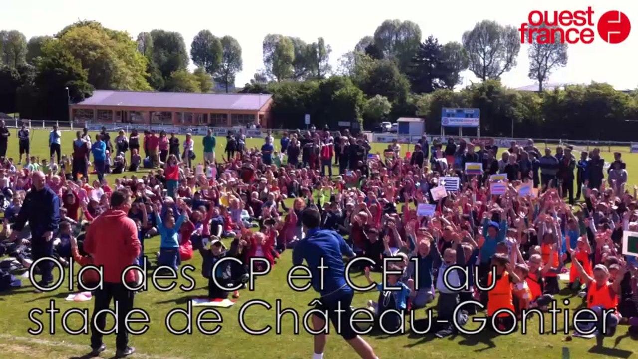 Ola des CP et CE1 au stade de Château-Gontier