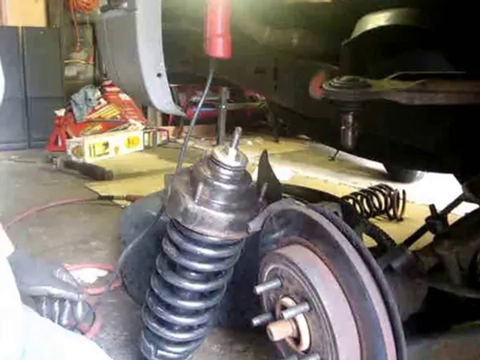 Como Cambiar amortiguador trasero Ford Explorer 2000 2001 - Vídeo Dailymotion
