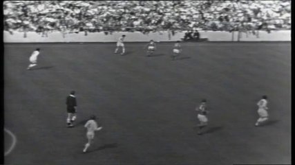 16/08/1969 Nottingham Forest 1 v 4 Leeds United