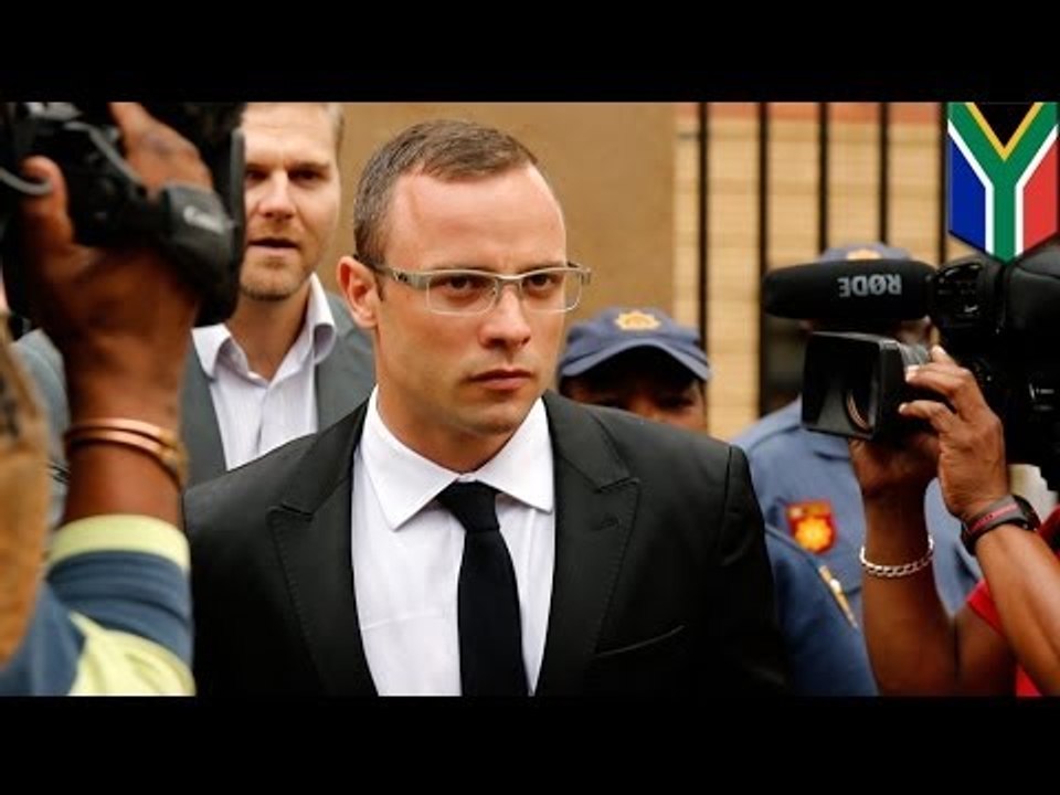 Oscar Pistorius Murder Trial: Bladerunner struggles to defend himself