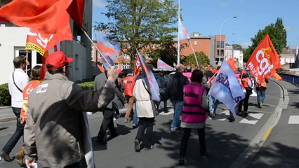 Les employés des Finances publiques défilent dans les rues d'Arras