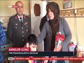 CİHANBEYLİ'DE JANDARMA'DAN ANLAMLI ANNELER GÜNÜ SÜPRİZİ TRT HABER