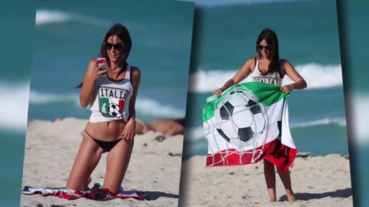 Das italienische Model Claudia Romani im Bikini