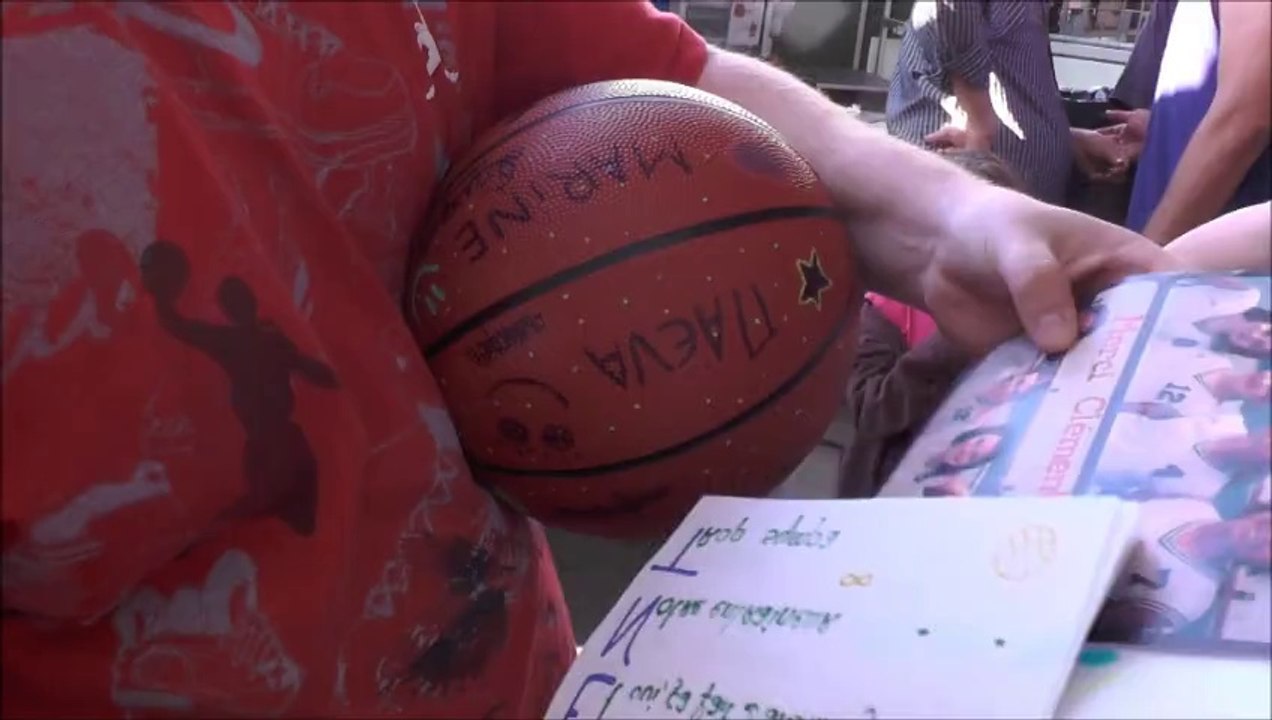 Quand 4 filles offrent un cadeau, avec des remerciements et des compliments, ça donne ça!