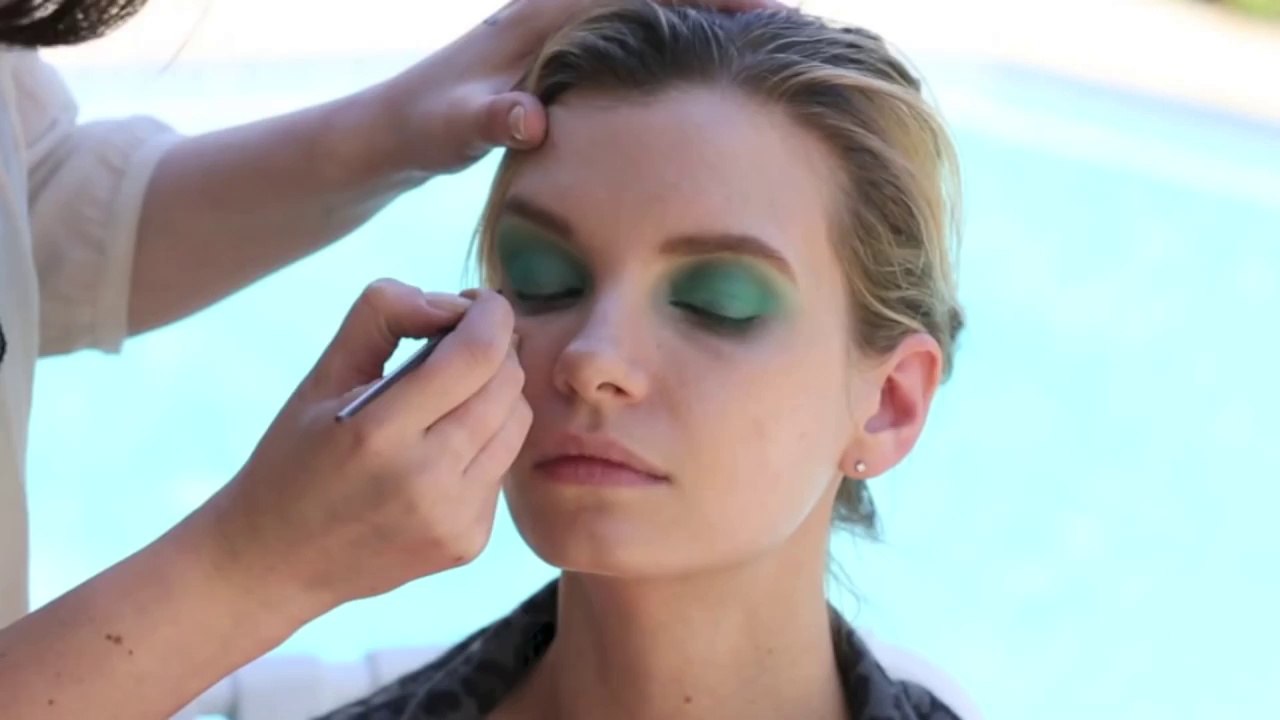 Aqua Pop Makeup Tutorial