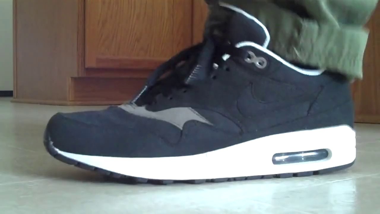 Nike Air Max 1 Black Smoke On feet
