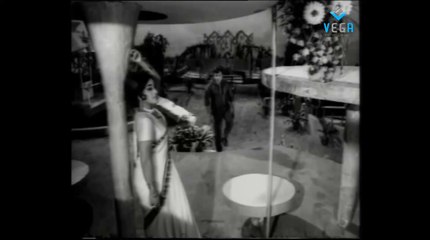 Nirai Kudam Movie Songs - Kannoru Pakkam song