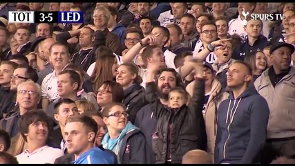 Un arbitre anglais vole le ballon en plein match
