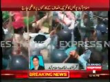 PTI Workers clash with Islamabad Police on their way to Election Commission Office to protest