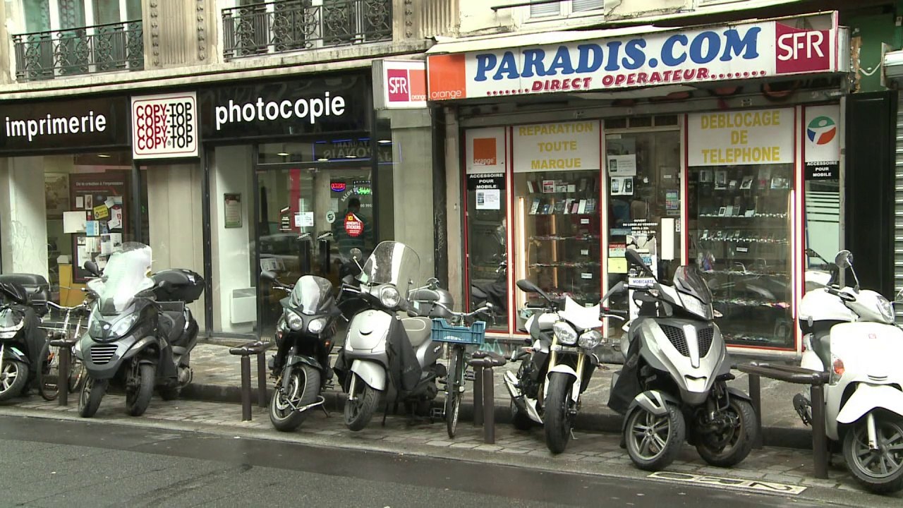 Les vieux téléphones portables des années 2000 refont surface
