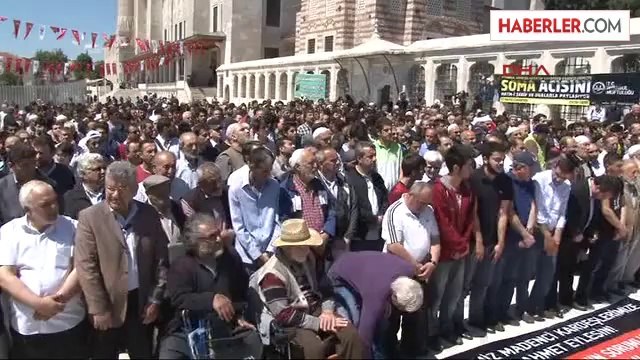 Fatih Camii'nden Cuma Hutbesi ve Gıyabi Cenaze Namazı