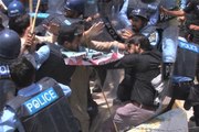 Dunya News-Police baton charge protesting PTI workers in Islamabad, four injured