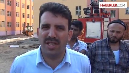 Maaşlarını Alamayan İşçiler Çatıya Çıktı
