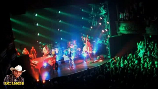 JOHNNY HALLYDAY TUTTI FRUTTI & WHOLE LOTTA SHAKIN'GOING ON & BLUE SUEDE SHOES & O CAROLE LA CIGALE 17 DÉCEMBRE 2006 ROLLMOPS