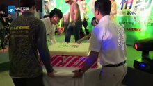 《爸爸回来了》20140515：家族聚会neinei表姐亮相 王中磊首秀厨艺生日获惊喜