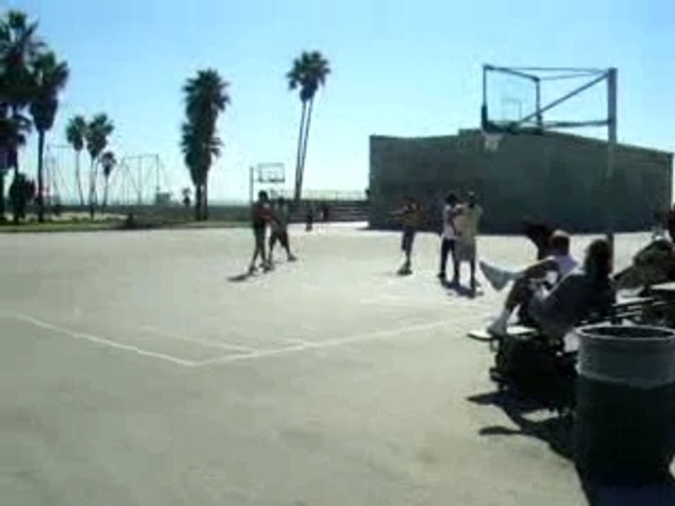Watchin some b-ball at Venice Beach
