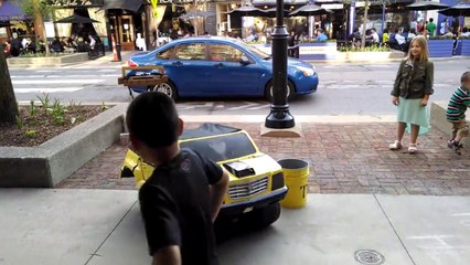 Un Costume de TRANSFORMERS pour de vrai... Artiste de rue magique!