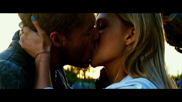 Mark Wahlberg, Nicola Peltz In Transformers: Age of Extinction New Trailer