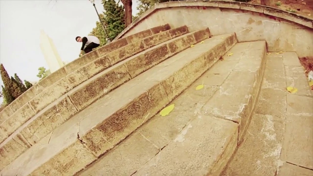 Surdoué du skateboard ride en ville, Jost Arens!