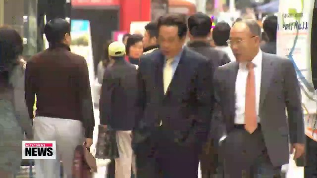 Half of wage workers earn less than $1,940 monthly