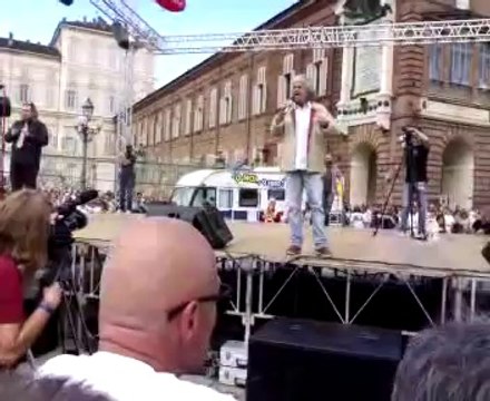BEPPE GRILLO #VINCIAMO NOI - PIAZZA CASTELLO TORINO 17 MAGGIO