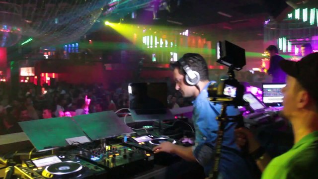 DJ MURAT UYAR @ CLUB TAKSIM KONSERI ( LIVE MURAT UYAR )