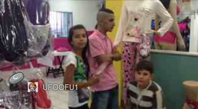 TC de Vanessa en la firma de autógrafos Parte 4 17/05/2014