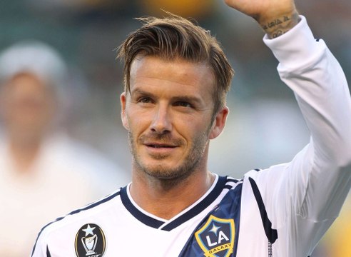 David Beckham scores goal off of a corner kick