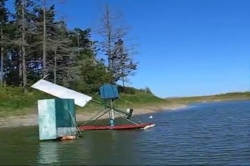 DIY Wind-Powered Water Pump. Cata-Vento com Bomba de Agua.