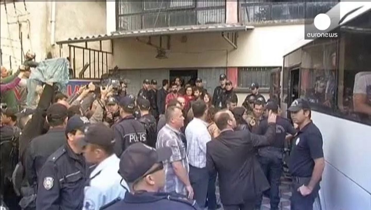 Turchia: chiuse le ricerche nella miniera della morte. Proteste in tutto il Paese