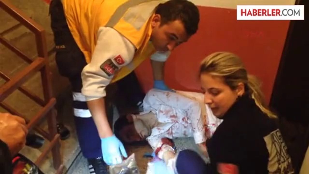 Ailesine Sinirlenip Bileğini Kesti, "Ben Kötü B...