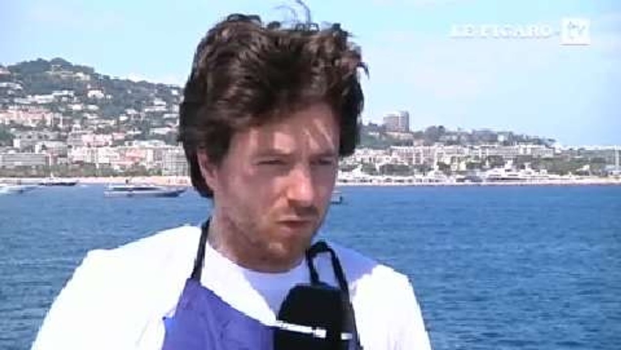 Jean Imbert aux commandes des cuisines d'un voi...
