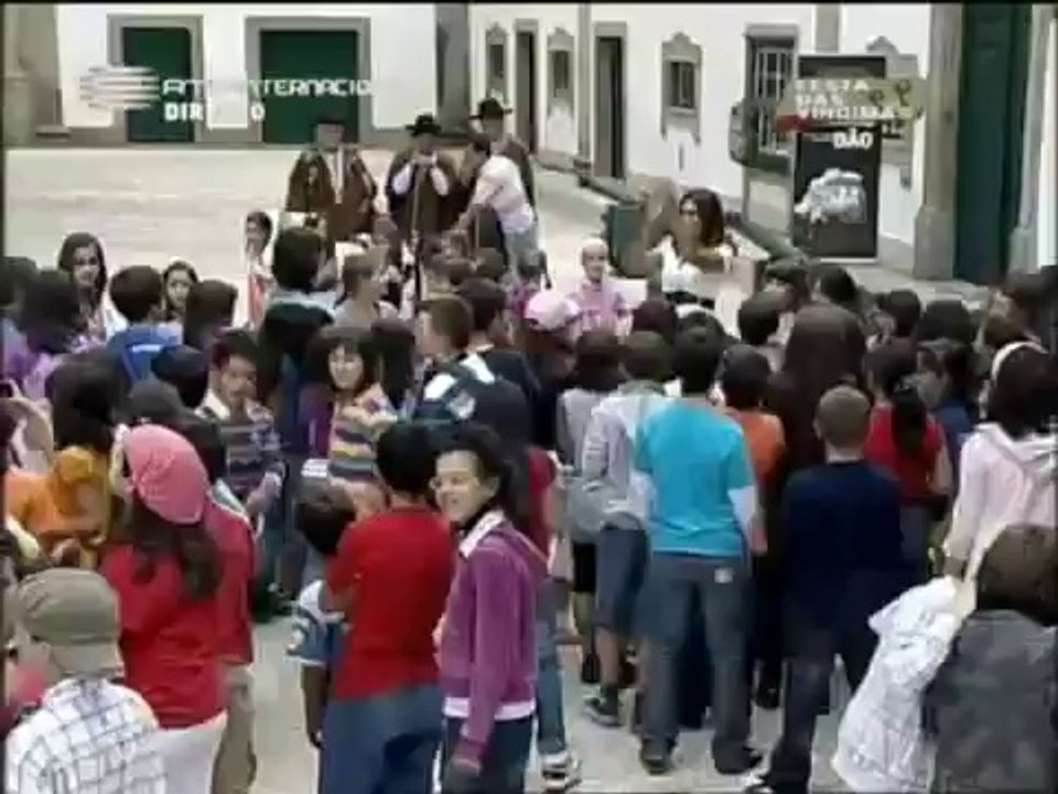 Paula Soares no programa festa das vindimas de rtpi com o tema - funana do amor - 23 09 2010 [Bonne qualité, grande taille]