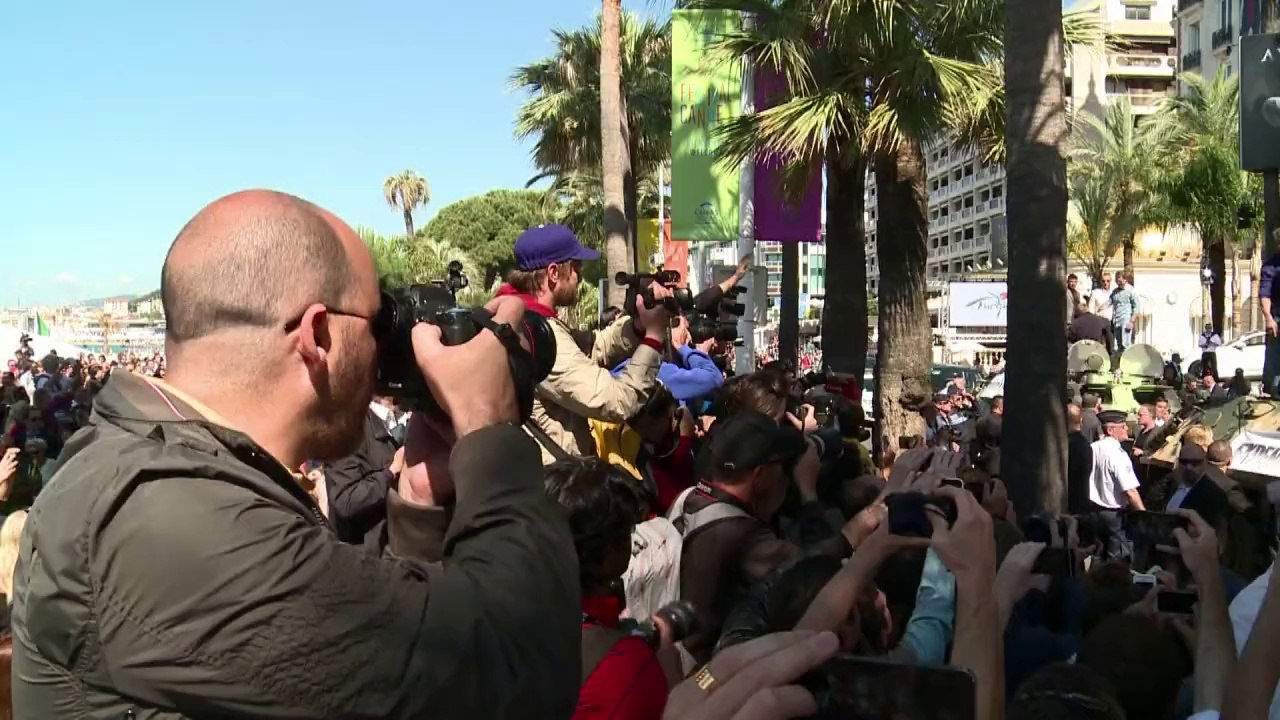 Panzer in Cannes: Stallone und Co. werben für 'Expendables 3'