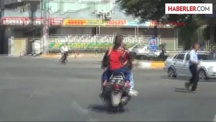 Motosiklette Tehlikeli Yolculuk