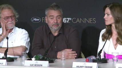 Tommy Lee Jones unveils 'The Homesman' in Cannes