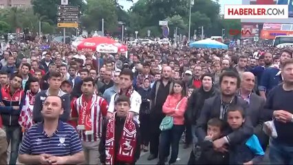 Samsunspor Taraftarı Maçı Dev Ekrandan İzledi